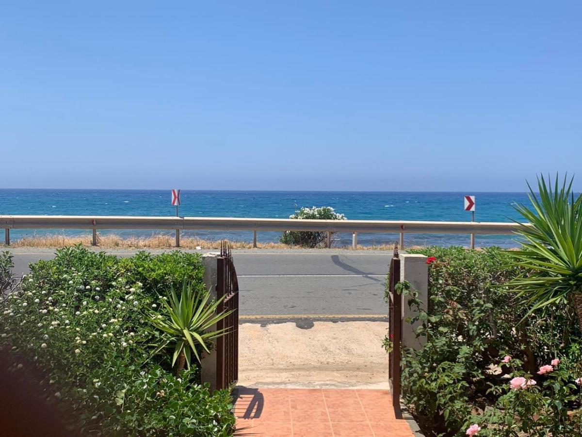 Spiti Damianos Villa Beachfront Pomos Exterior photo