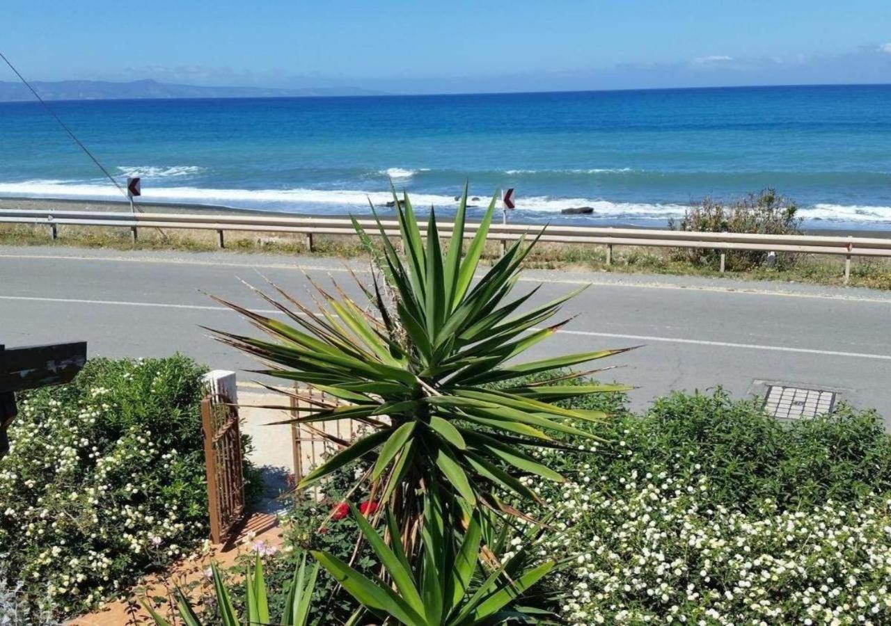 Spiti Damianos Villa Beachfront Pomos Exterior photo